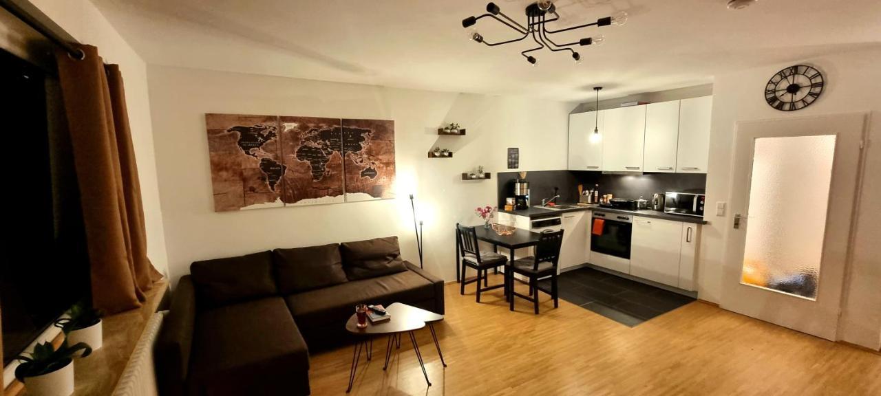 Business Apartment Mit Kuche Fur 1-3 +Netflx+5G Wlan Nahe Der Mhh Im Industrial Design Hannover Exterior photo
